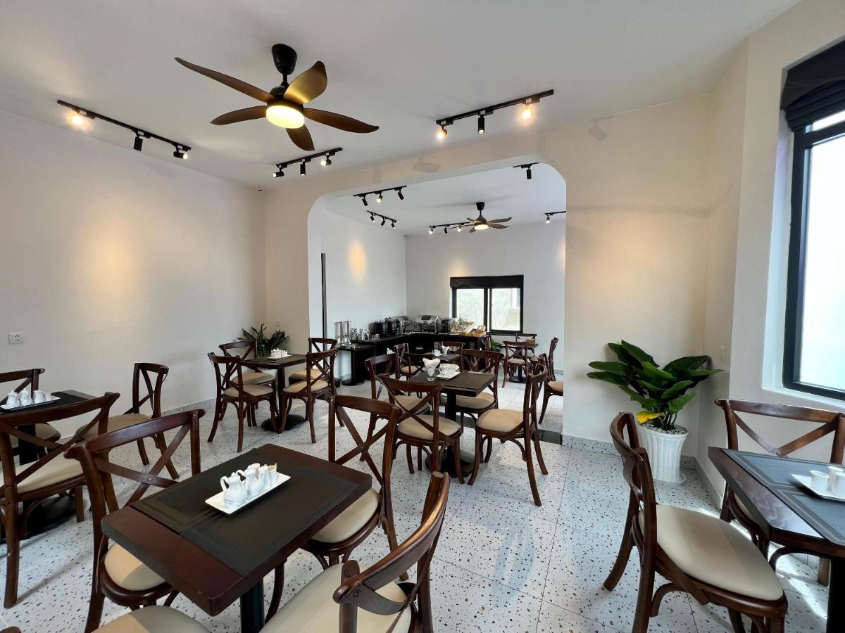 Khach San Lilac Hotel 大叻 外观 照片