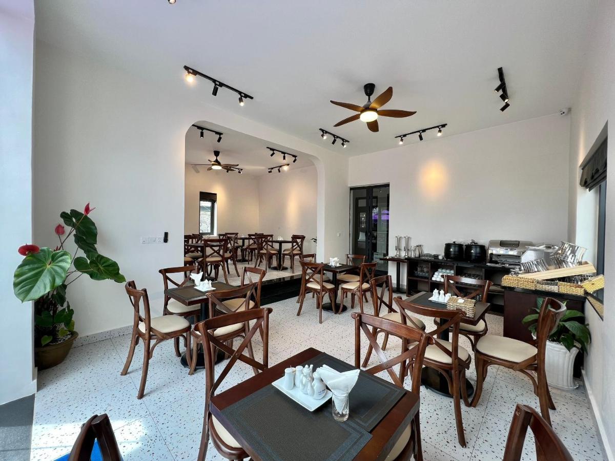 Khach San Lilac Hotel 大叻 外观 照片
