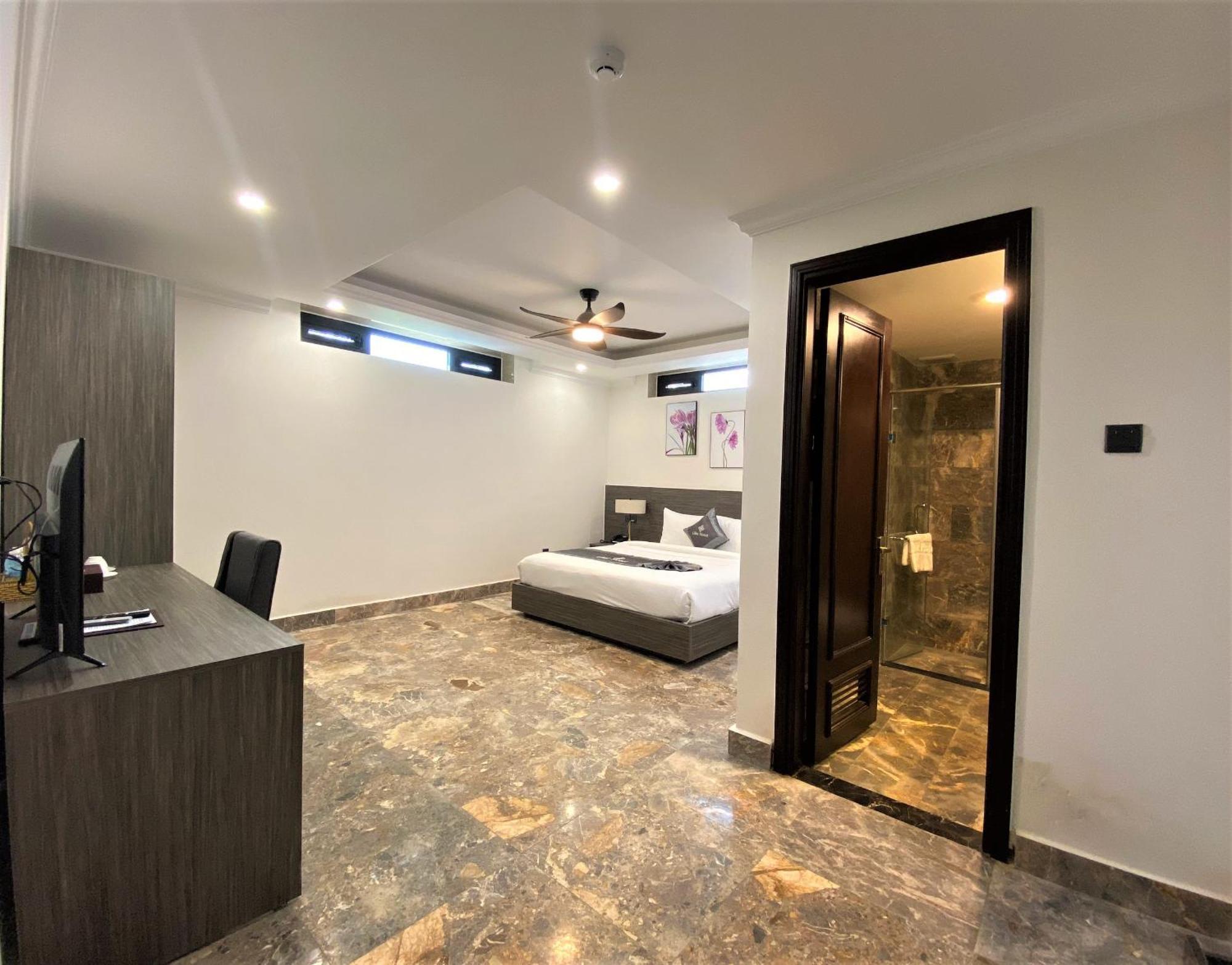 Khach San Lilac Hotel 大叻 外观 照片